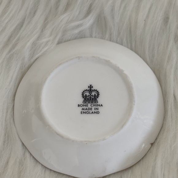 Floral 'Happy Anniversary' Decorative Trinket Dish - Pink Roses Tiny dish. - Picture 3 of 4